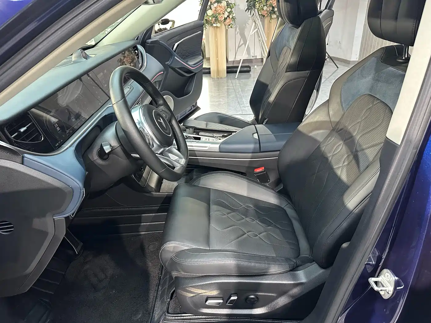 Voyah Auto VOYAH FREE 2021 AWD Standard Range Extender Exclusive Luxury Package фото 8