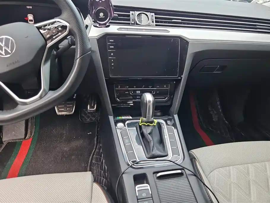 Volkswagen Magotan 2023 Model 2 Million Commemorative Edition 330TSI DSG Luxury фото 13