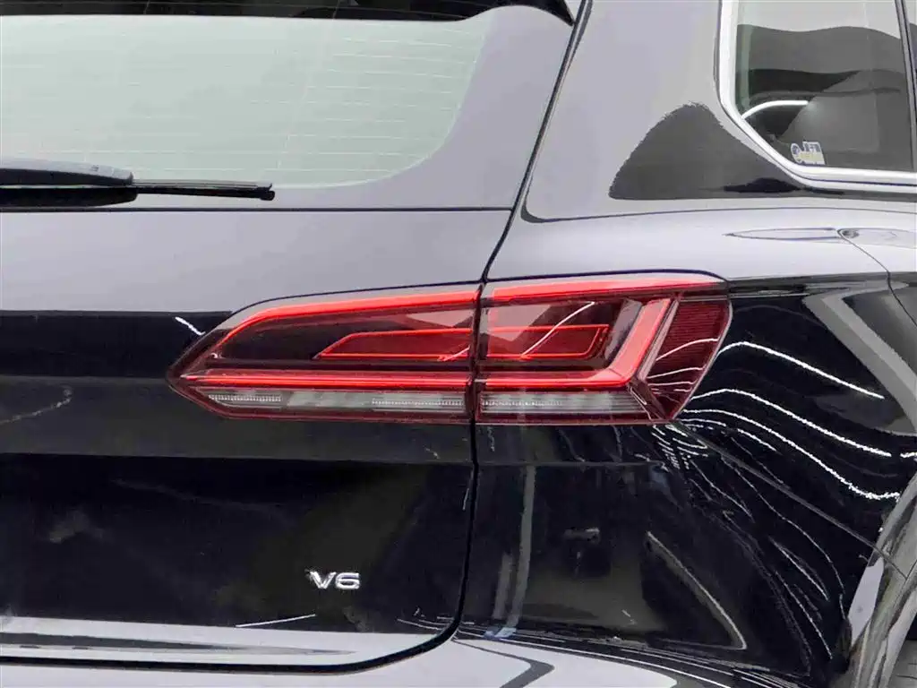 Volkswagen Touareg 2019 3.0TSI Sharp Edge Edition China VI фото 6