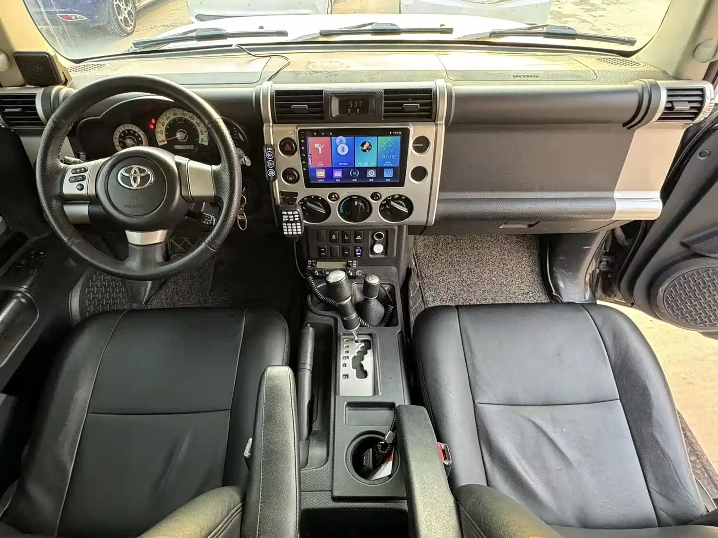 Toyota FJ Cruiser 2007 4.0L фото 10