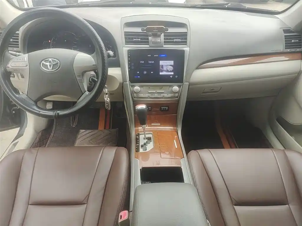 Toyota Camry 2013 200G Classic Luxury Edition фото 10