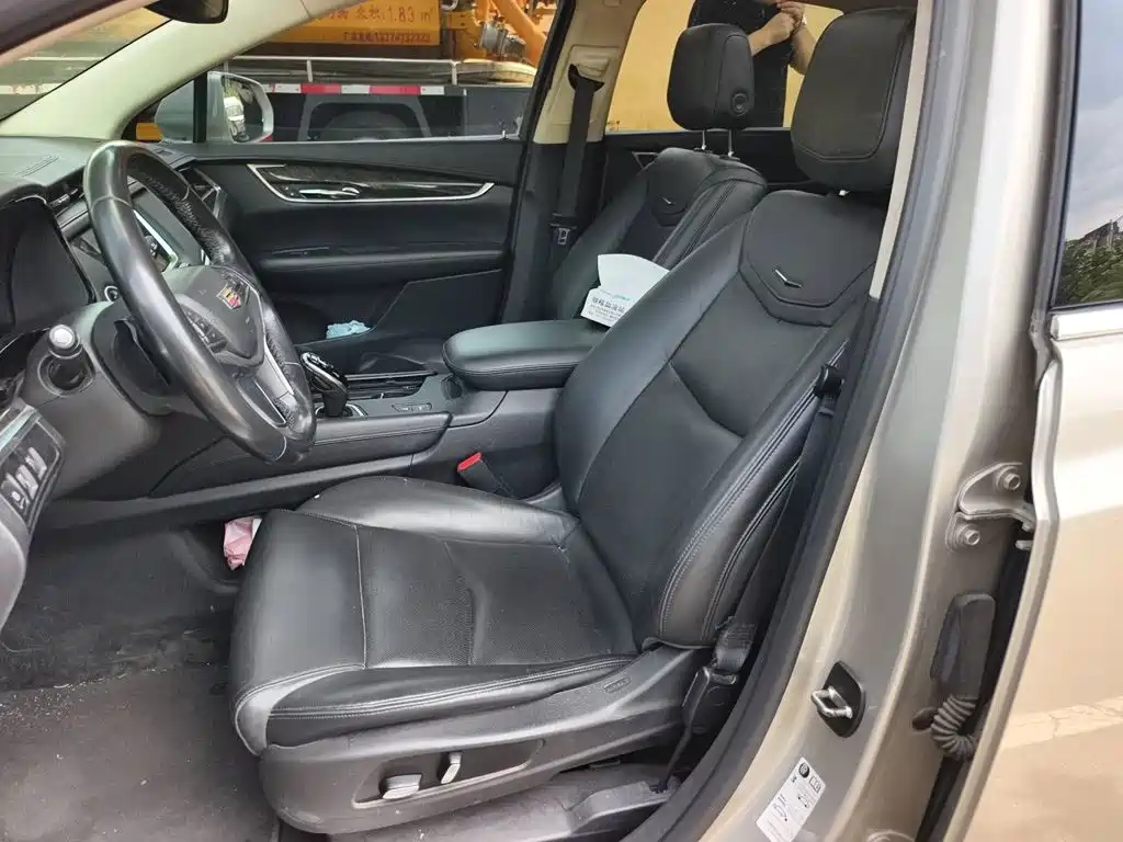 Cadillac XT5 2017 2016 25T Luxury Model