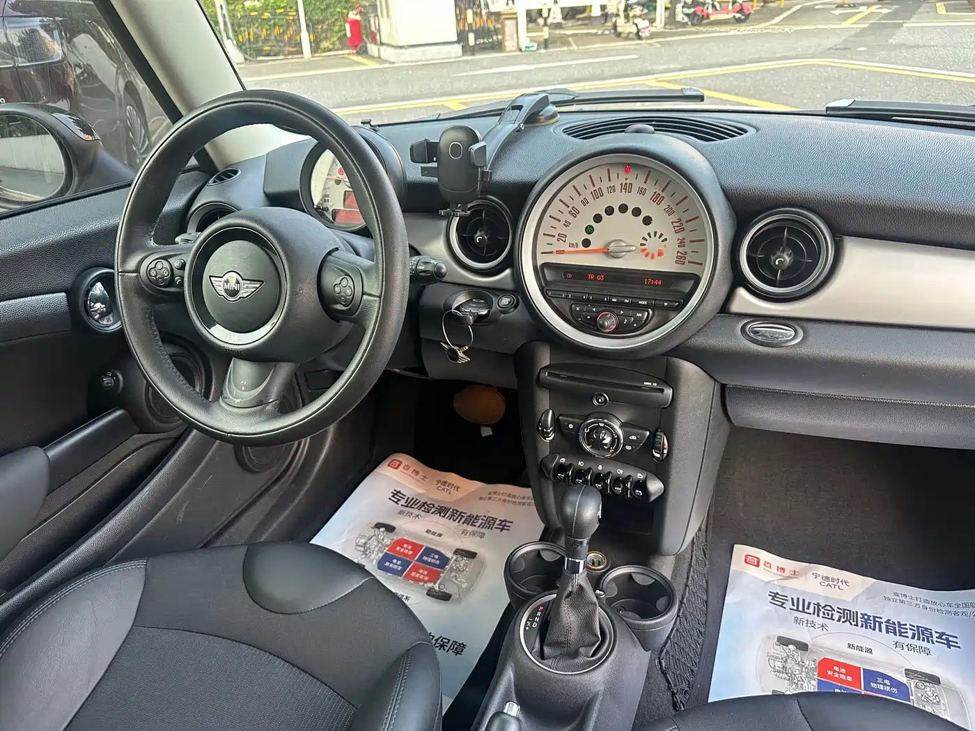 MINI MINI 2012 2011 1.6L COOPER Fun