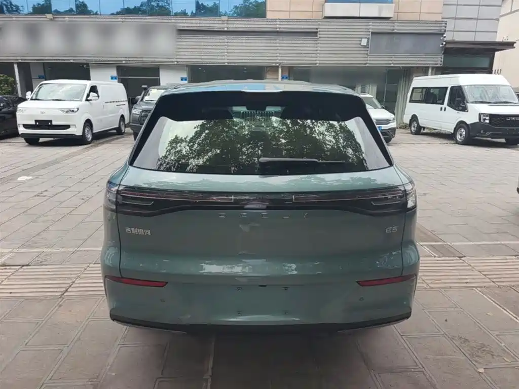 Geely Galaxy Galaxy E5 2024 530km Voyage Edition фото 6