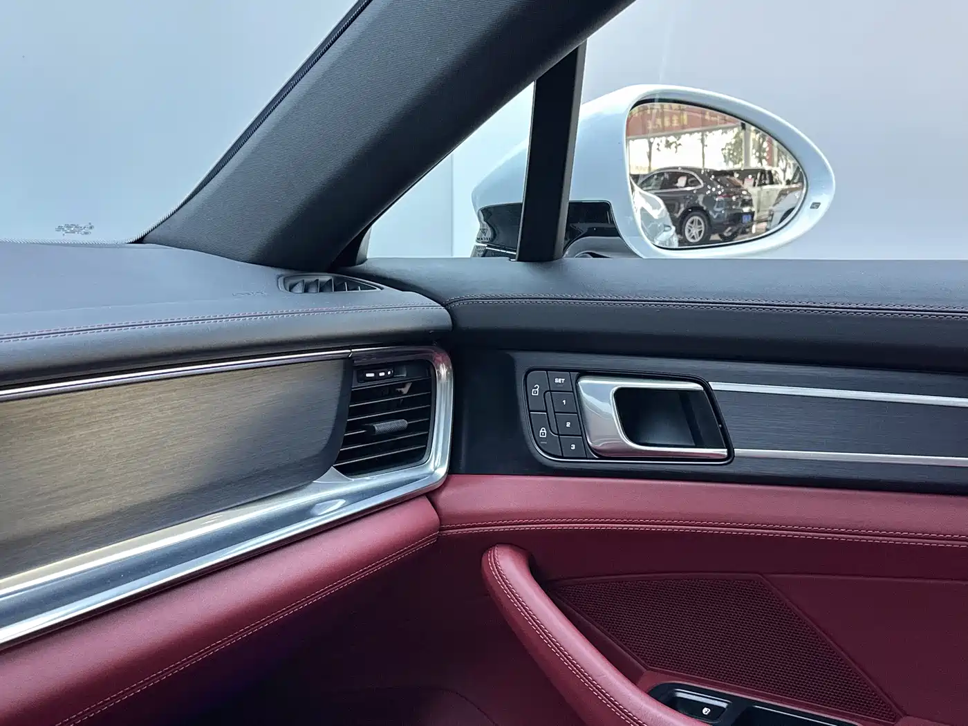 Porsche Panamera 2023 Facelift Panamera 2.9T Platinum Edition фото 3