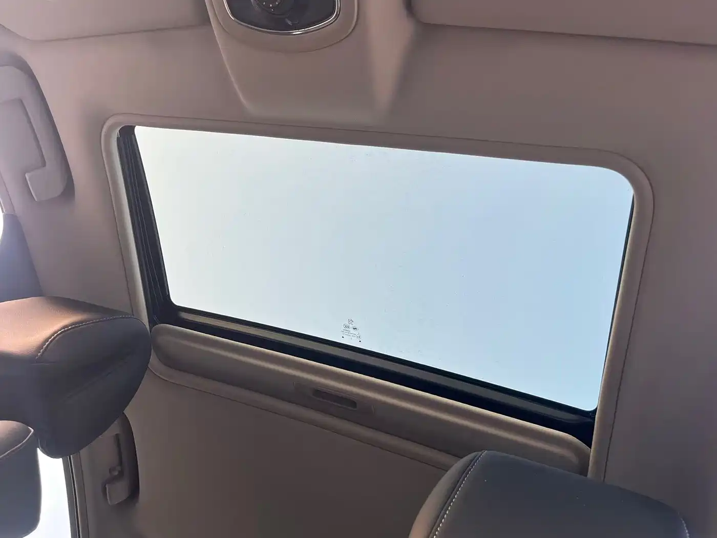 Peugeot 508 2015 2.0L Automatic Zhiyi Edition фото 9