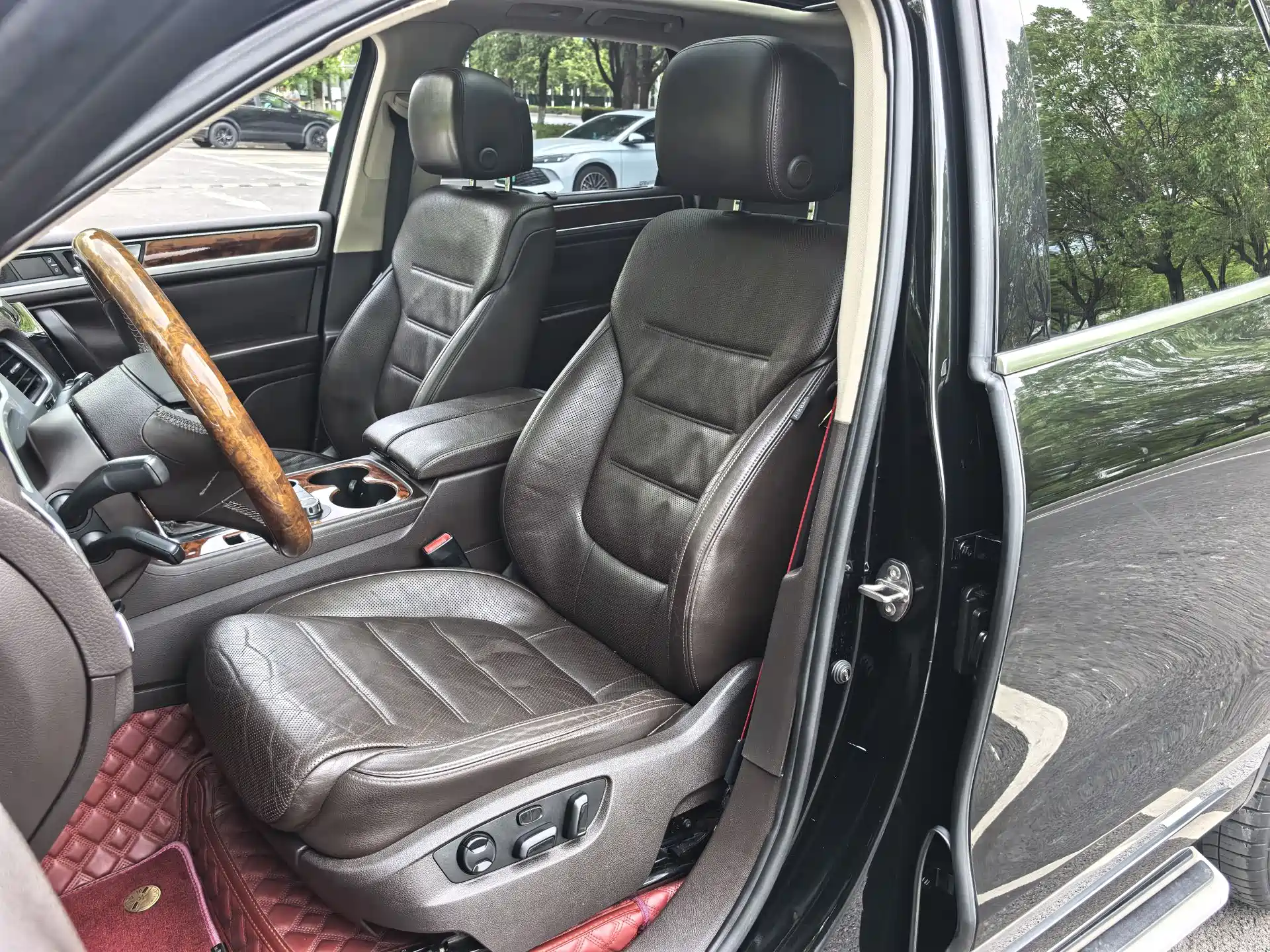 Фото 24 - Volkswagen Touareg