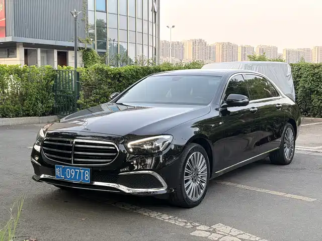 Mercedes-Benz E-Class 2022