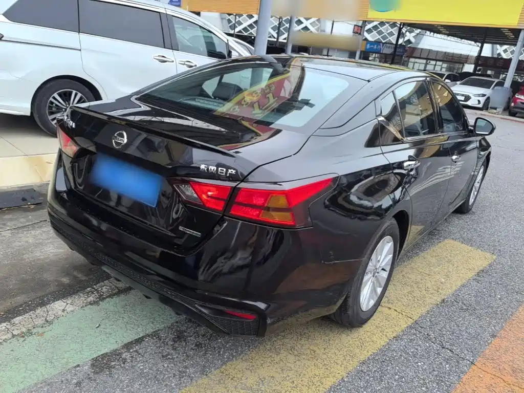 Photo 7 - Nissan Teana