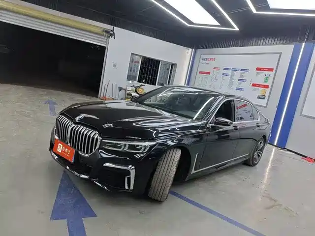 BMW 7 SERIES