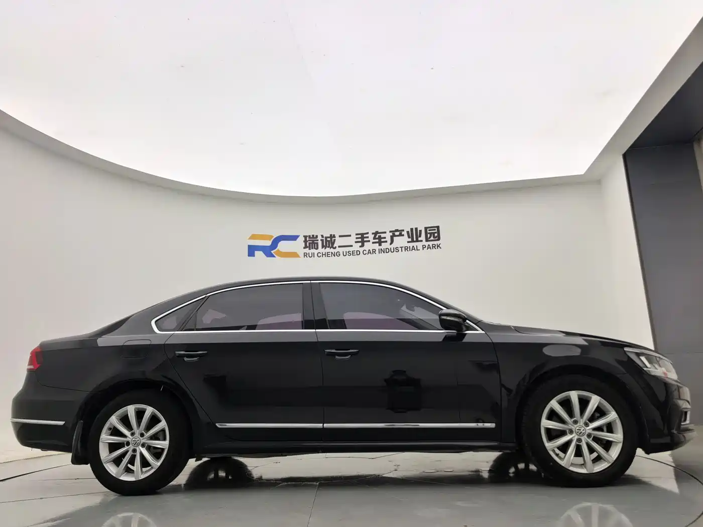Фото 4 - Volkswagen Passat