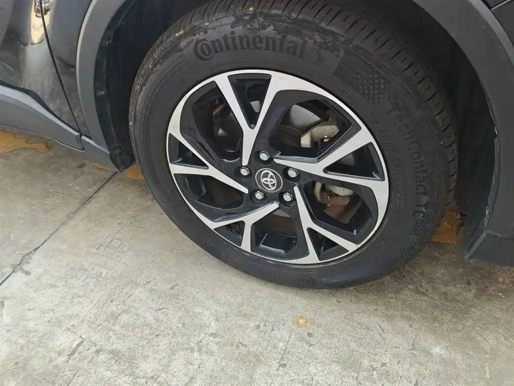 Toyota C-HR 2020 Model 2.0L Leading фото 26