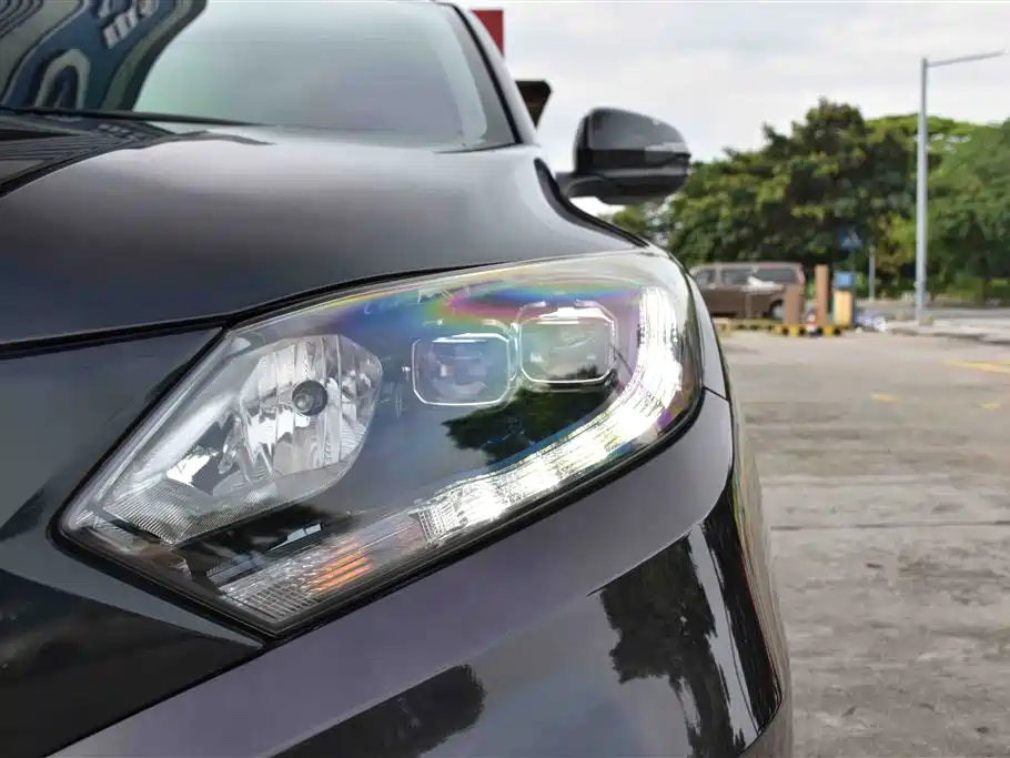 Honda Vezel 2015 2015 1.8L CVT 4WD Flagship Model