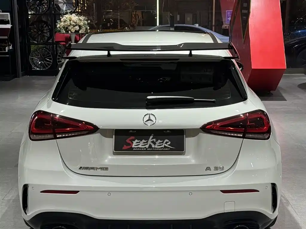 Mercedes-Benz A-Class AMG (Import) 2020 AMG A 35 4MATIC фото 3