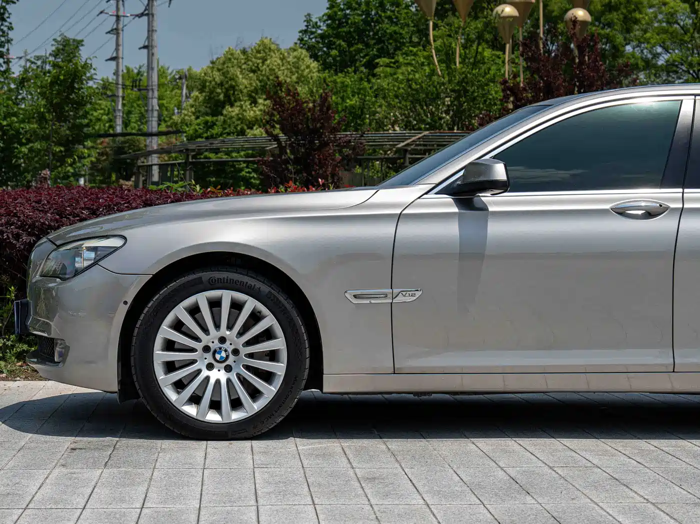 BMW 7 Series 2010 760Li фото 5