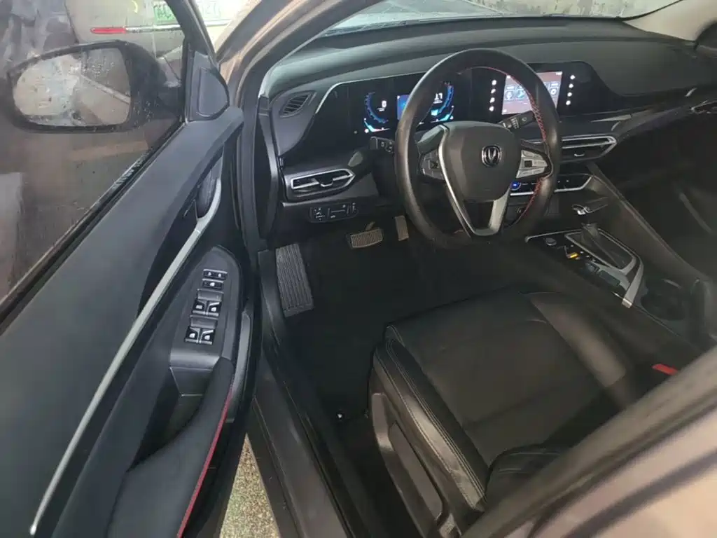 Фото 21 - Changan Eado