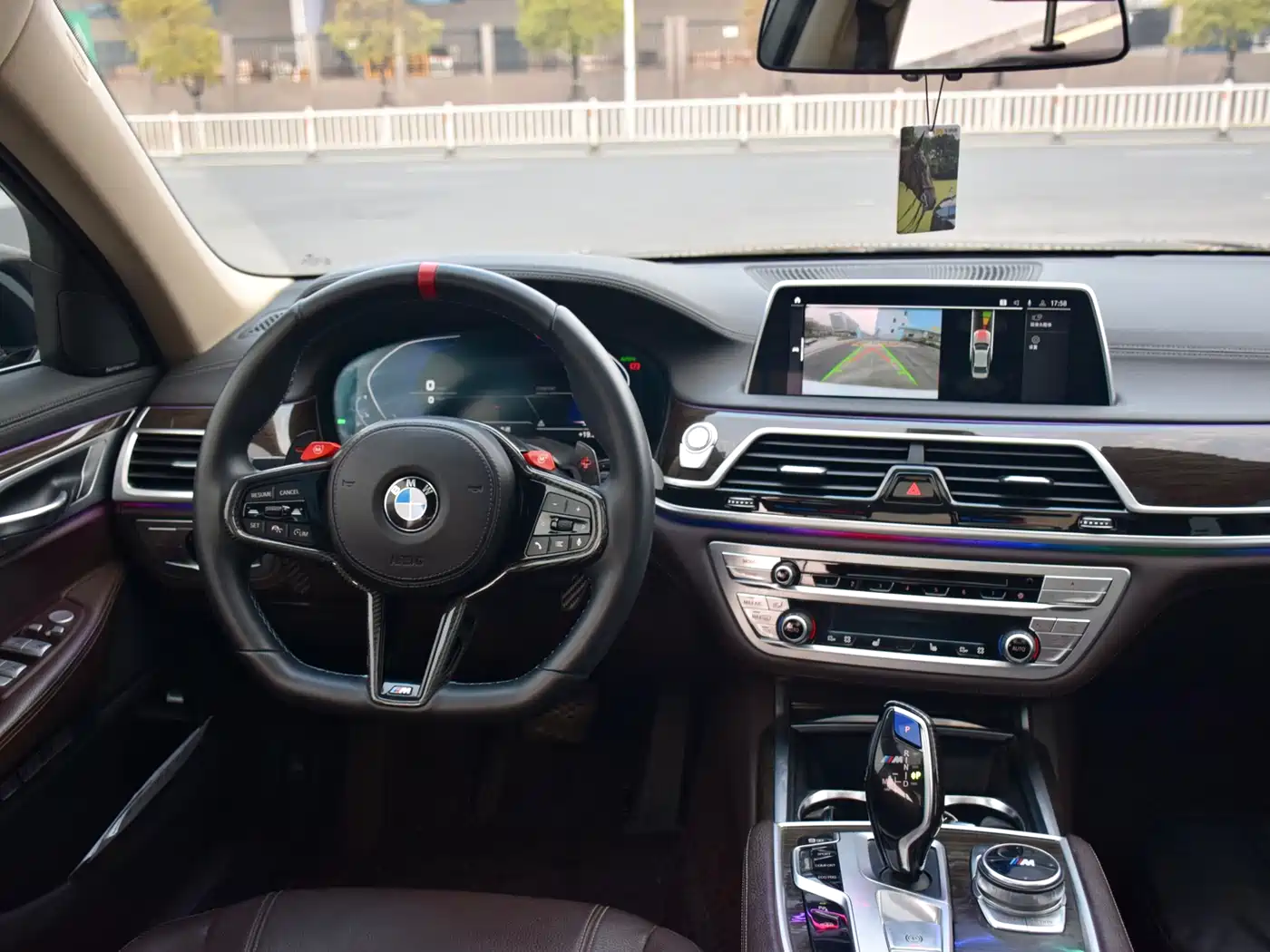 BMW 7 Series 2016 730Li Leading фото 6