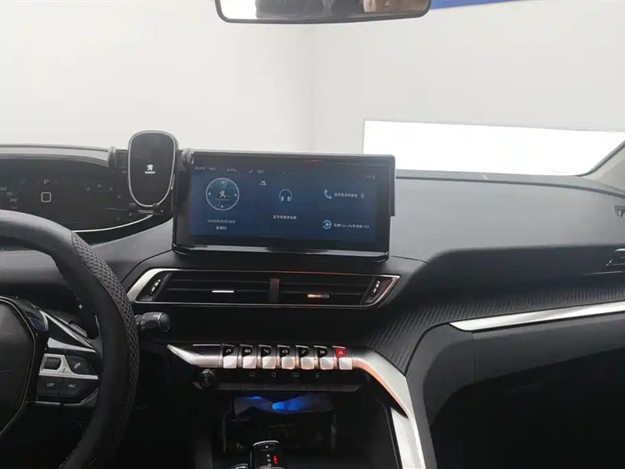 PEUGEOT 4008