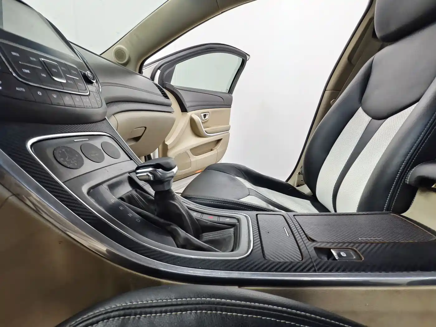 Roewe 950 2013 2012 2.0L Elegance Edition