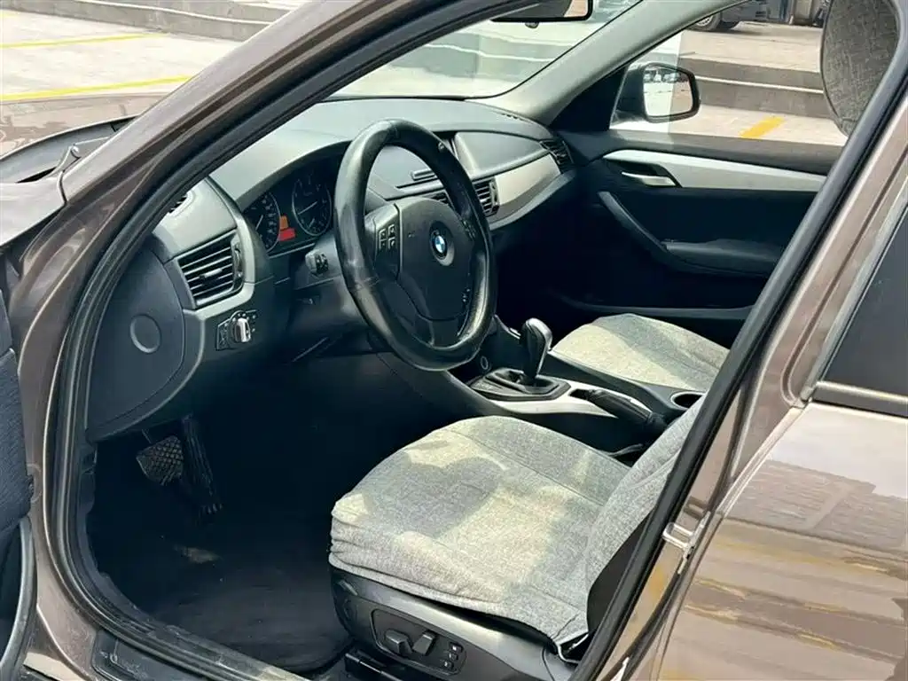 BMW X1 2013 sDrive18i Fashion фото 6