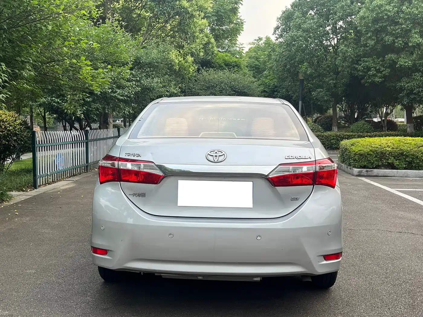 Toyota Corolla 2014 1.6L CVT GL фото 8