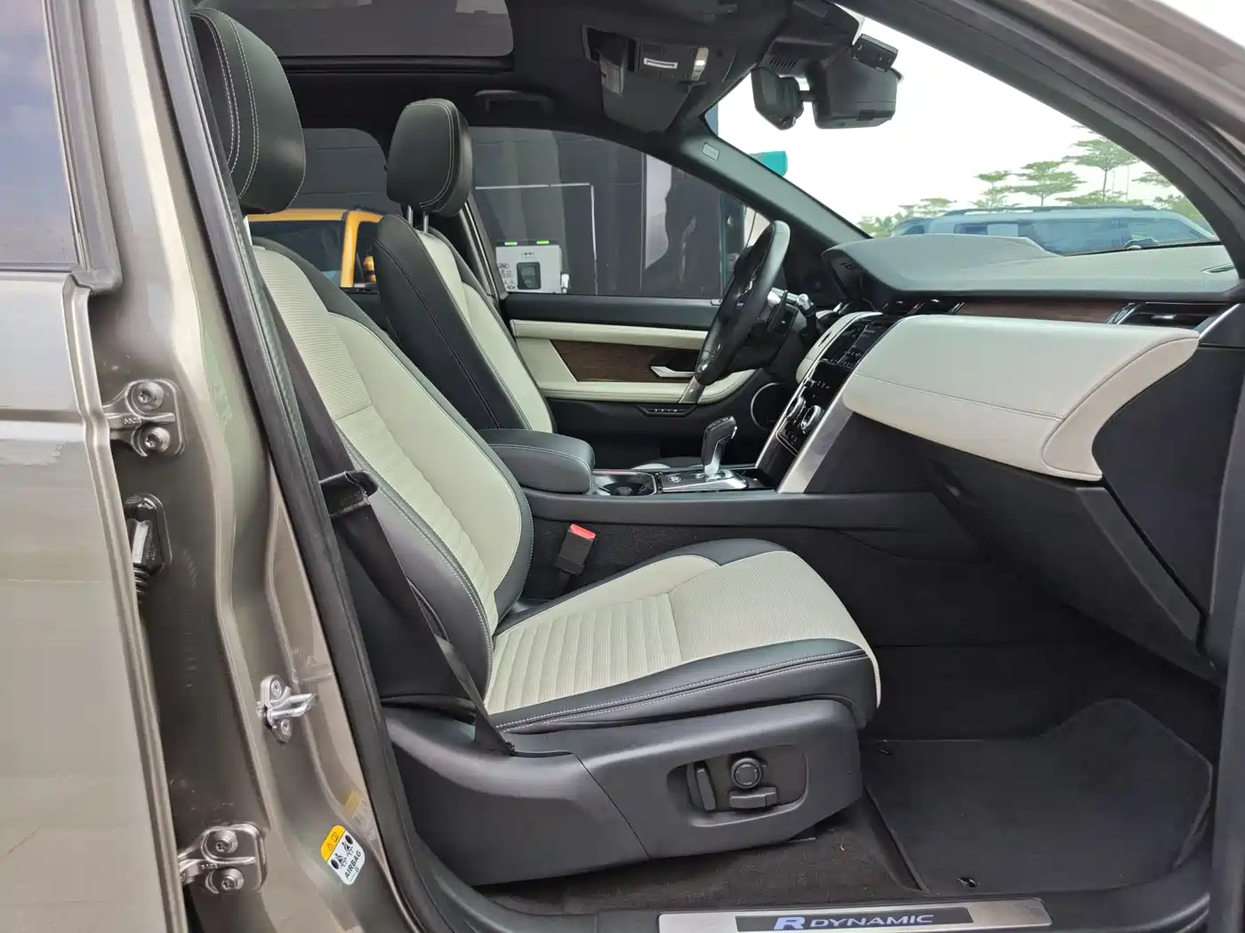 Land Rover Discovery Sport 2021 249PS R-Dynamic HSE Luxury Custom Edition фото 6
