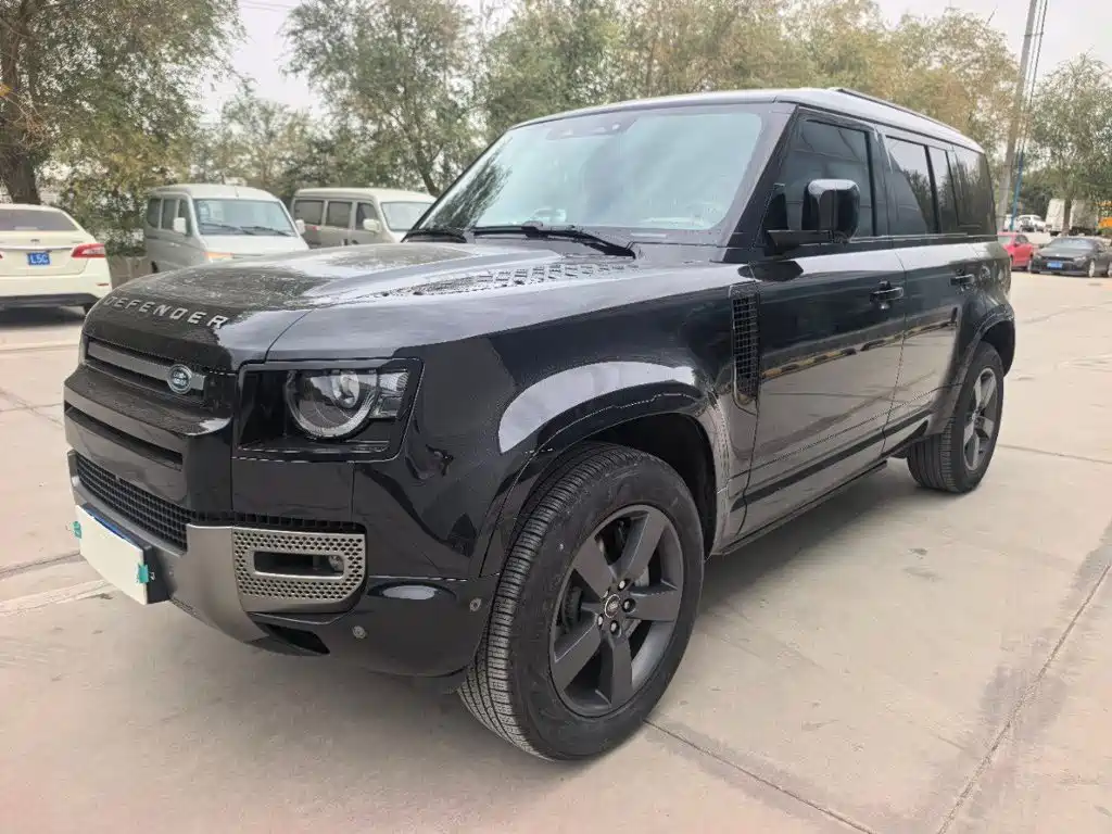 Photo 1 - Land Rover Defender