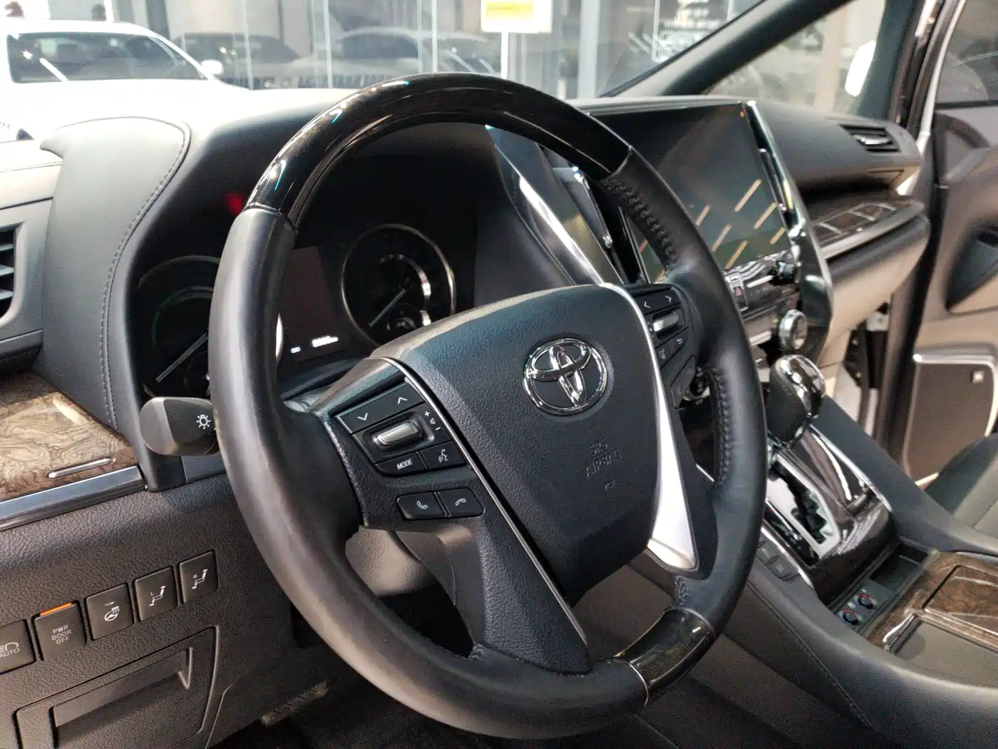 Toyota Vellfire 2021 Crown Hybrid 2.5L HV Premium Edition фото 21