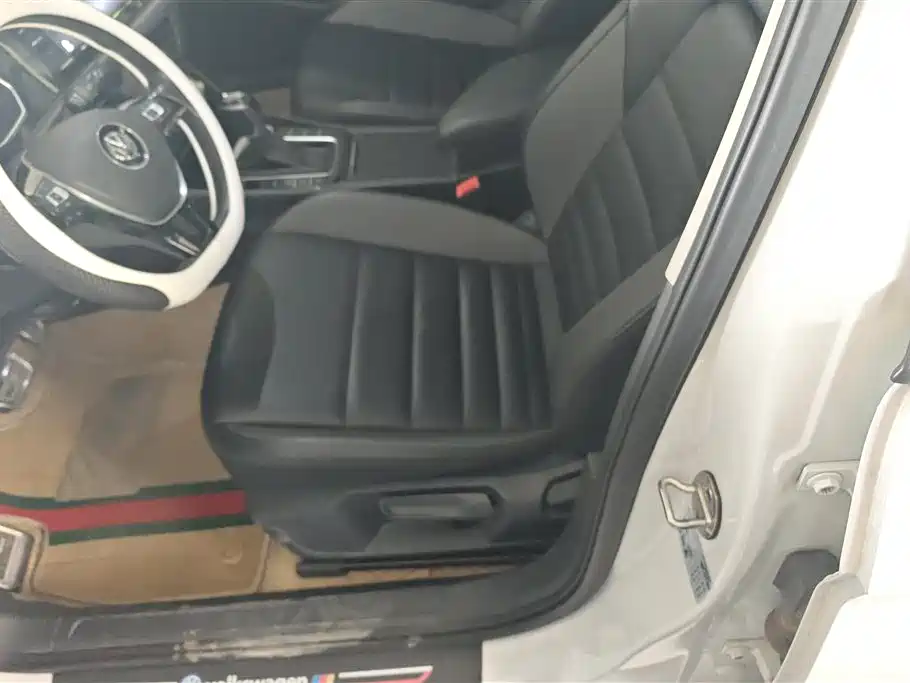 Volkswagen Sagitar 2021 280TSI DSG 30th Anniversary Edition фото 9