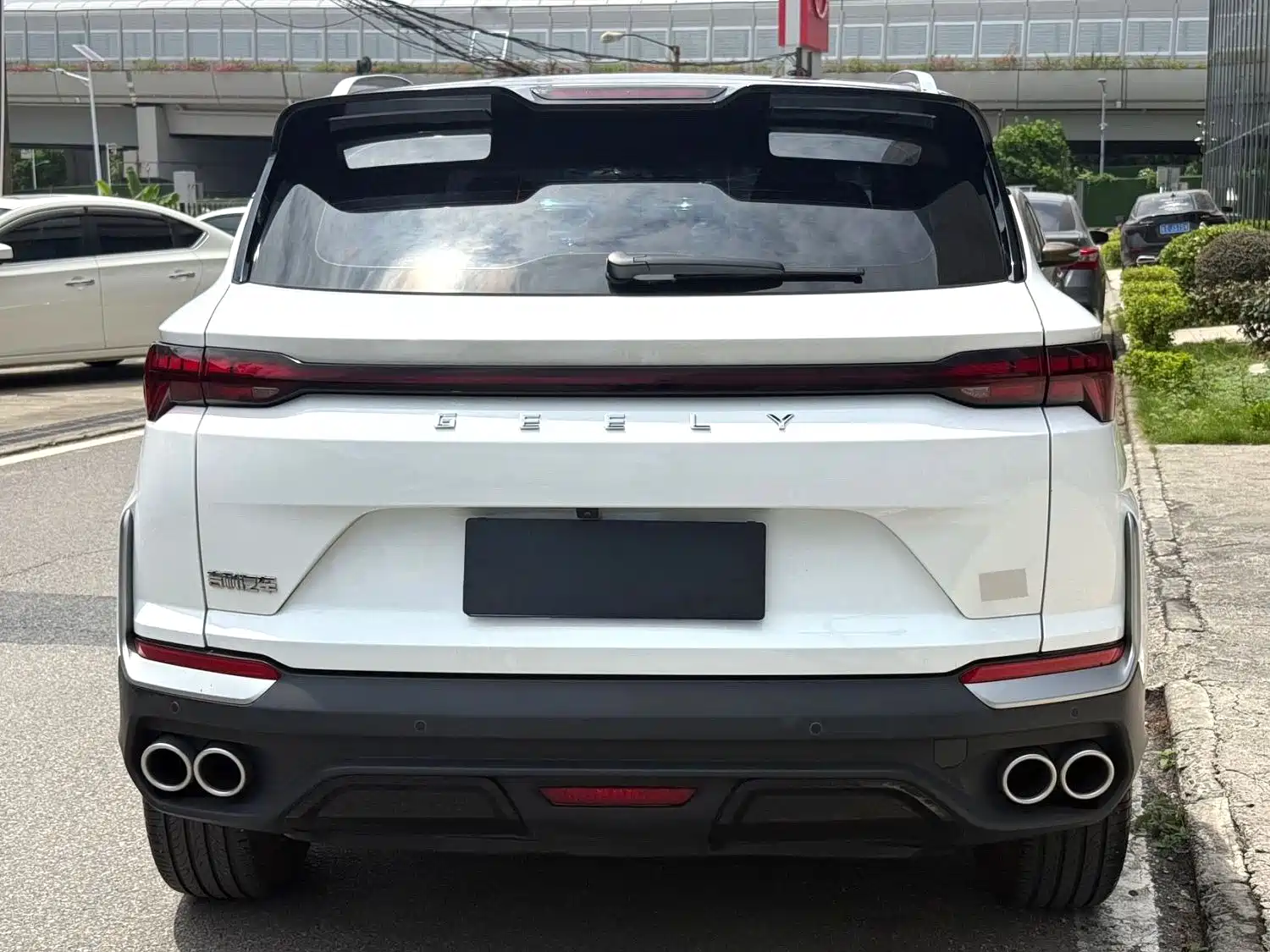 Фото 3 - Geely Coolray