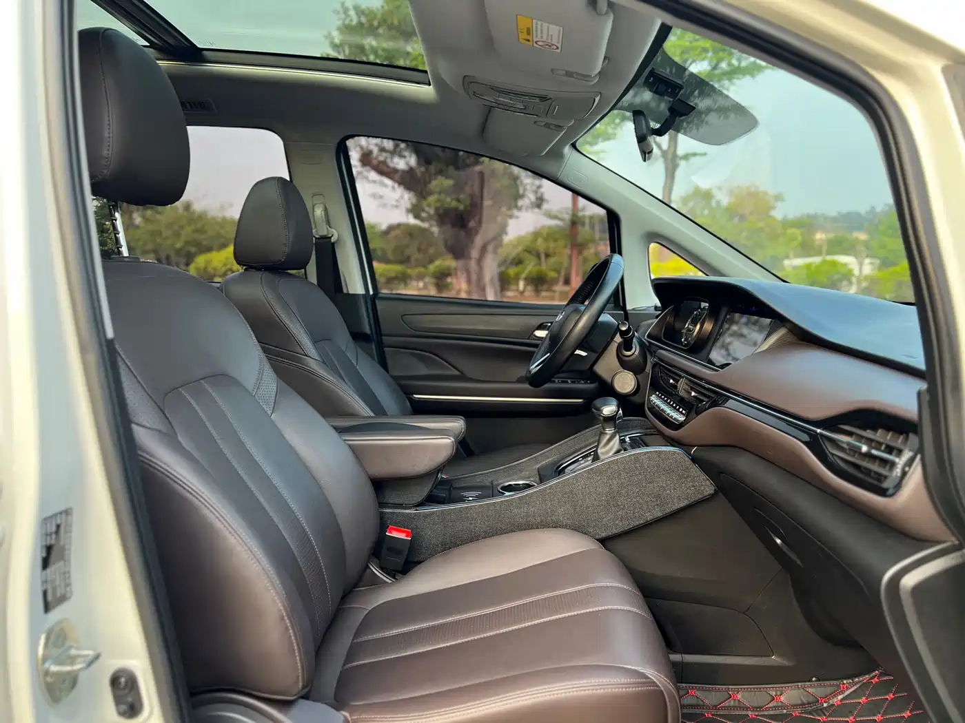 GAC Trumpchi Trumpchi M6 2019 270T Automatic Honor (7-seater) China V фото 13