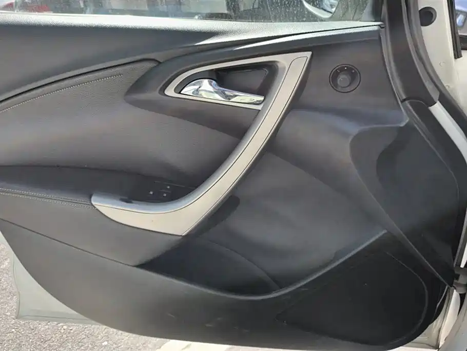 Buick Excelle 2012 XT 1.6L Automatic Fashion Edition фото 7