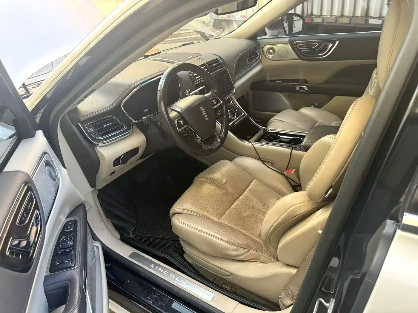 Lincoln Continental 2018 3.0T 4WD Zunyao Edition фото 3