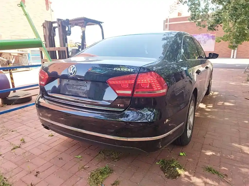Volkswagen Passat 2015 1.8TSI DSG Prestige Edition фото 5