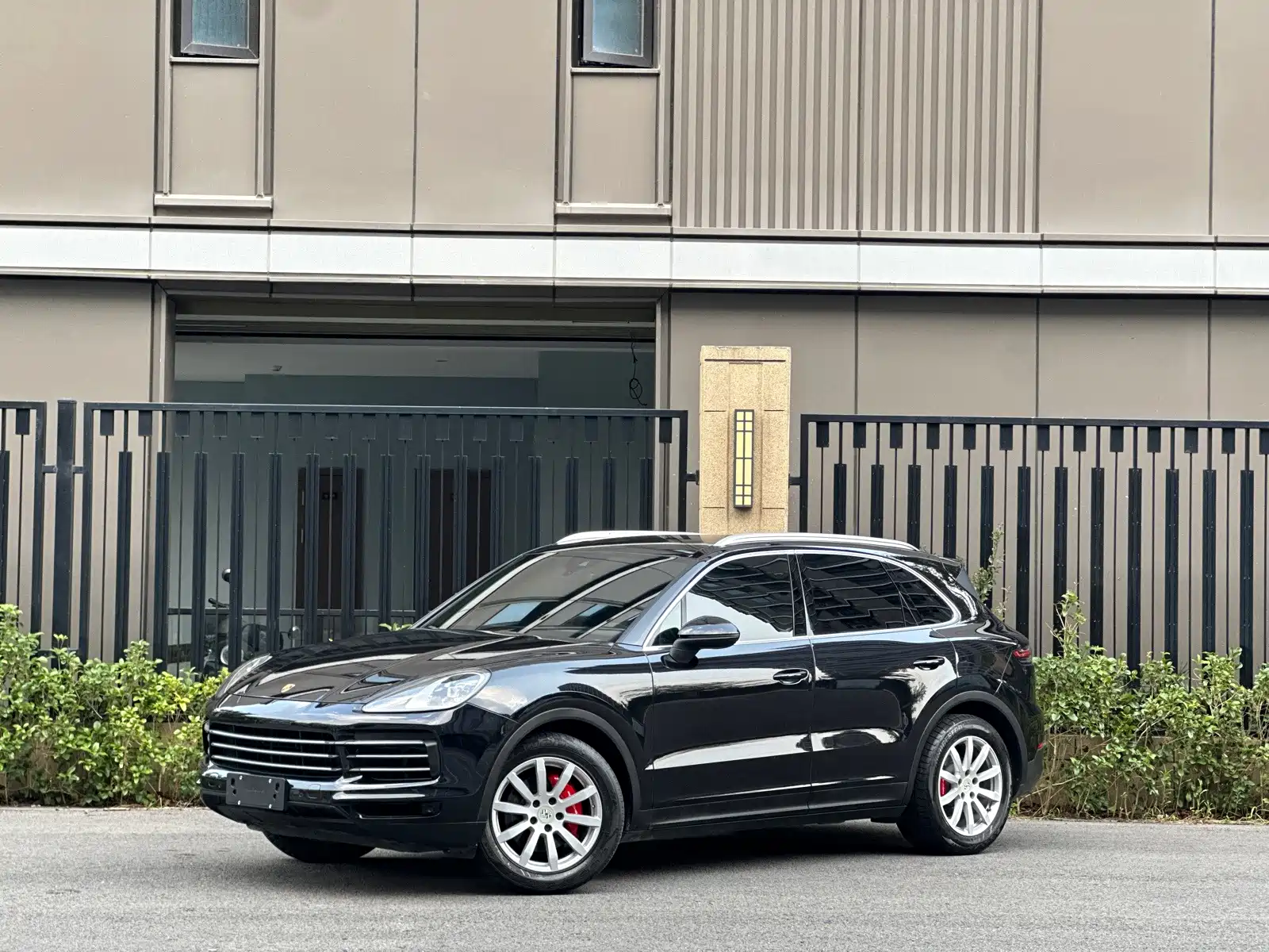 Фото 1 - Porsche Cayenne