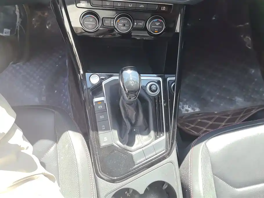 Volkswagen Tayron 2019 330TSI 2WD Luxury China VI фото 16