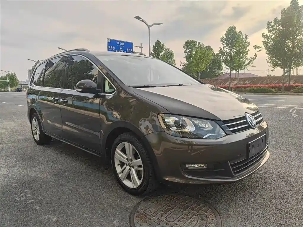 Volkswagen Sharan 2016 380TSI Comfort 7-seater фото 3