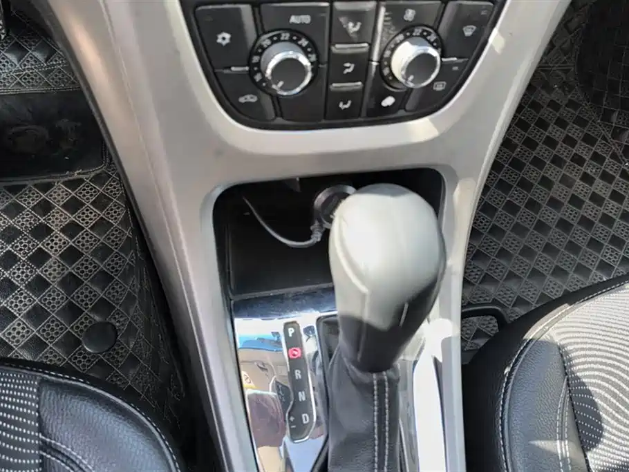 Buick Excelle 2012 XT 1.6L Automatic Fashion Edition фото 16