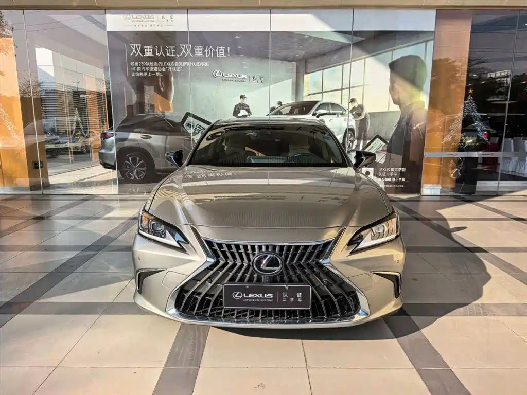 Lexus ES 2022 200 Excellence Edition фото 2