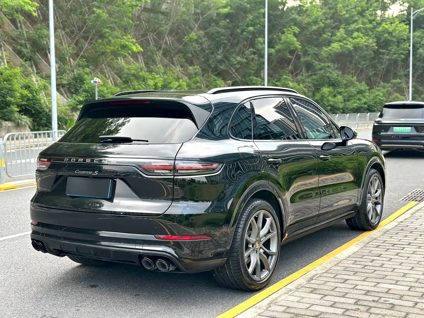 Porsche Cayenne 2023 Cayenne S 2.9T Platinum Edition фото 7