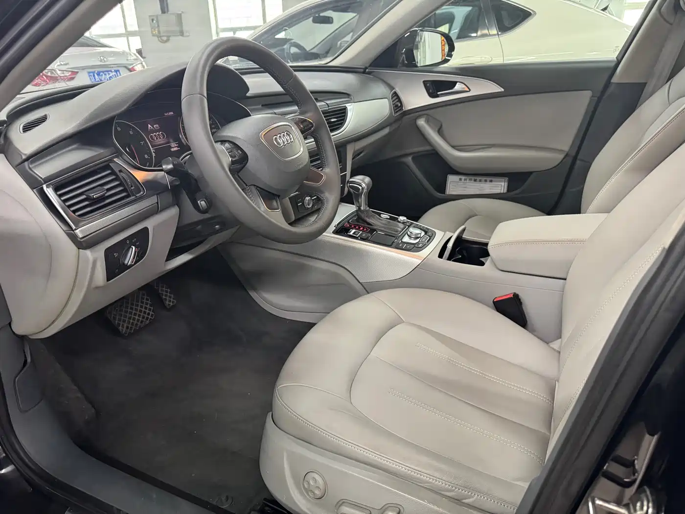 Audi A6L 2012 30 FSI Comfort фото 4