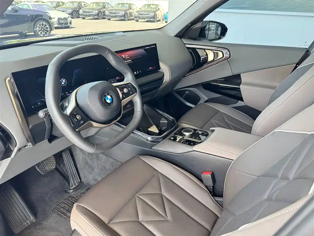 BMW X3 2025 xDrive25L Luxury Package фото 8