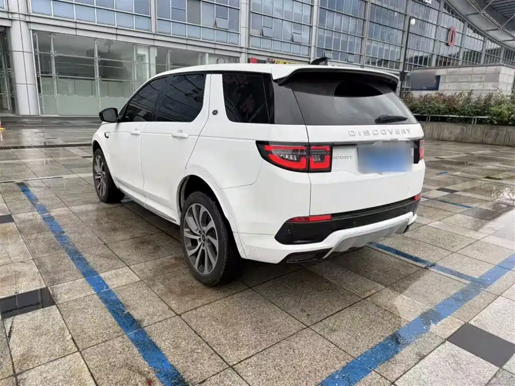Land Rover Discovery Sport 2024 Performance Technology Edition фото 10
