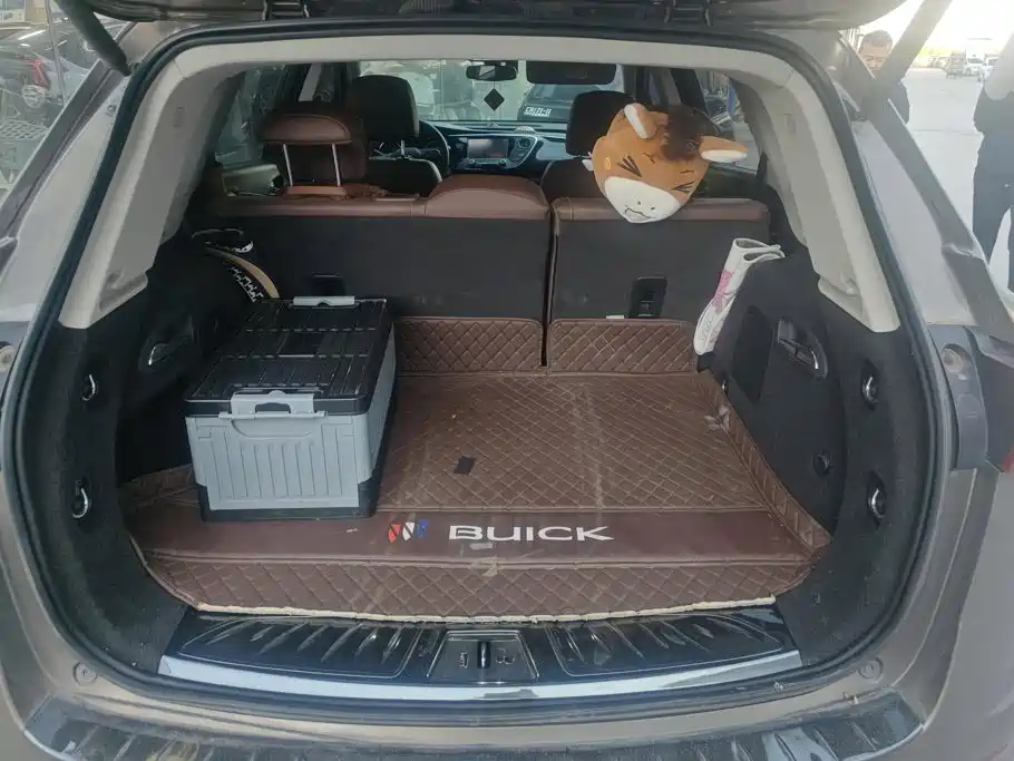 Photo 4 - Buick Envision Plus