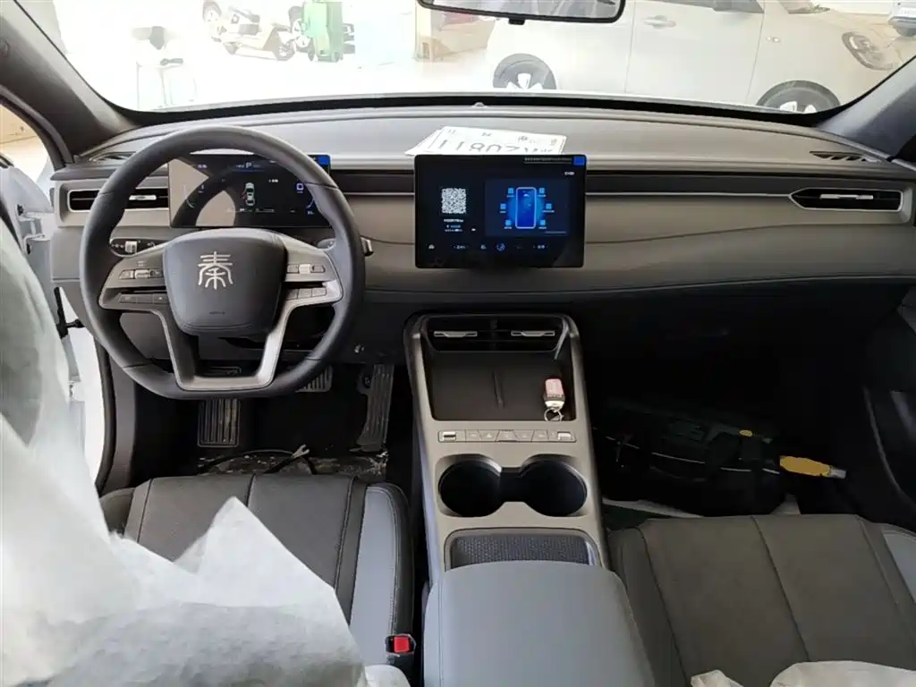 BYD Qin PLUS 2026 DM-i Smart Edition 128KM Progressive фото 10