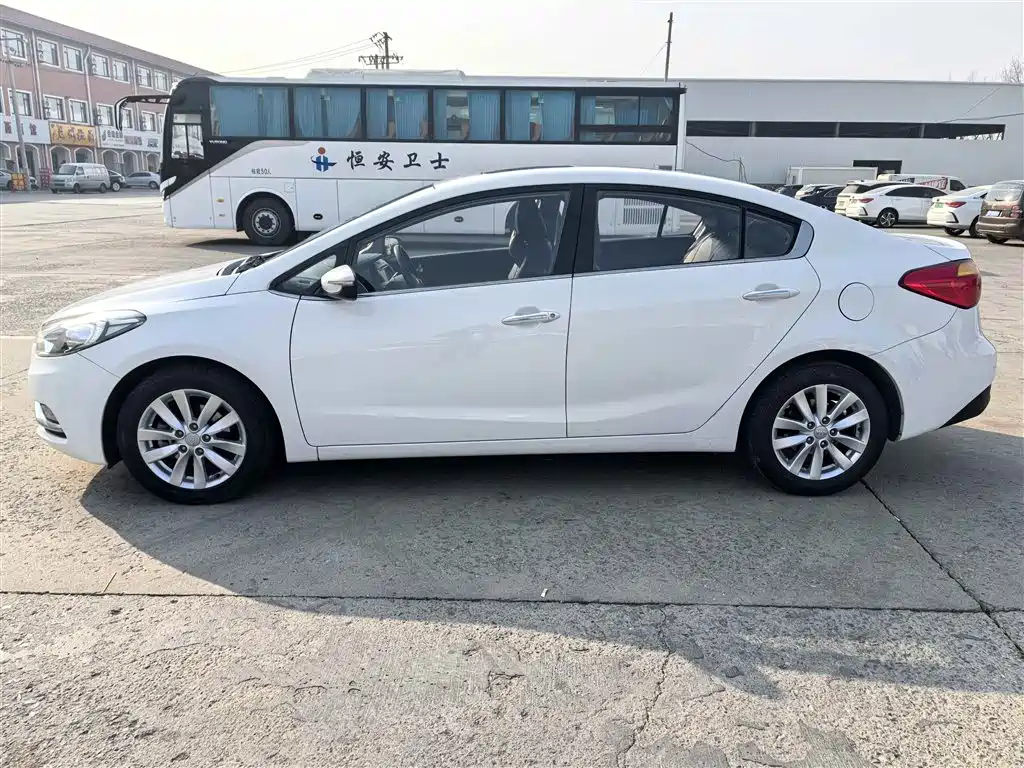 Kia K3 2015 1.6L Automatic GLS фото 11