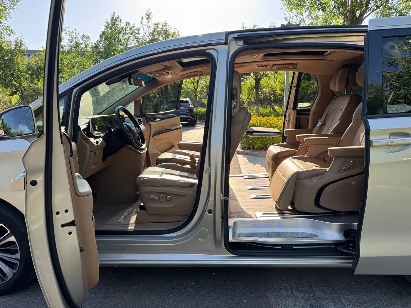 Buick GL8 2020 Model ES Landglory 653T Luxury фото 15