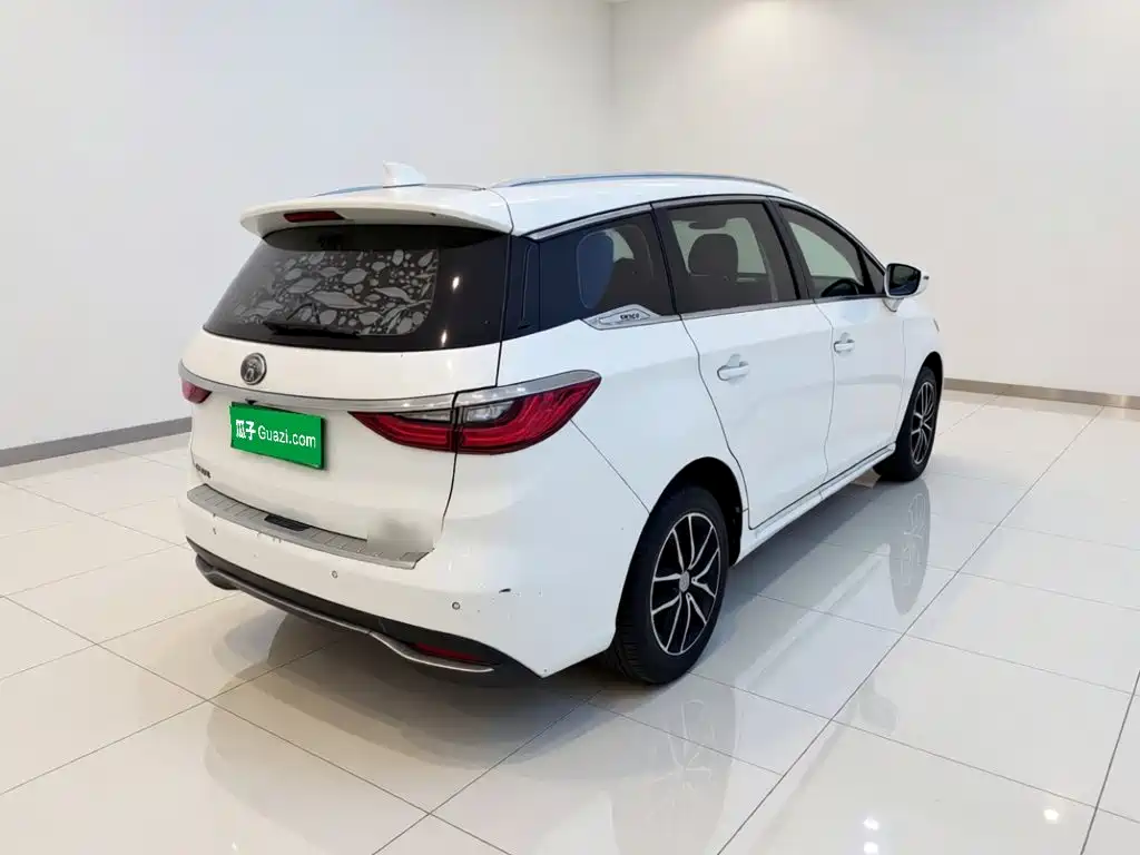 Фото 6 - BYD Song MAX