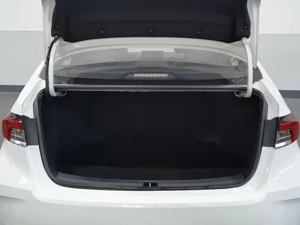 Photo 16 - Toyota Corolla