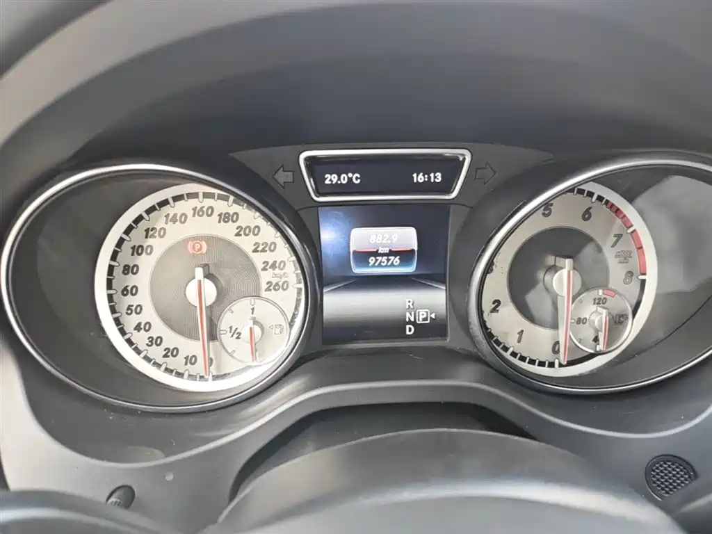 Mercedes-Benz GLA 2016 GLA 200 Dynamic фото 12